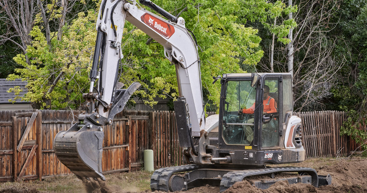 escavadeira compacta ou mini escavadeira bobcat